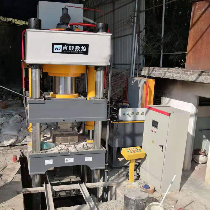 石墨匣缽粉末成型油壓機(jī)試機(jī)視頻