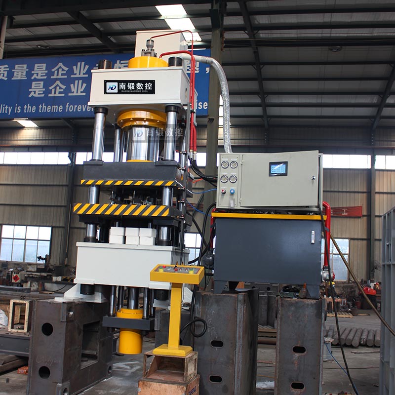 滕州 3-5公斤鹽磚機 400噸粉末成型油壓機 牛羊舔磚液壓機