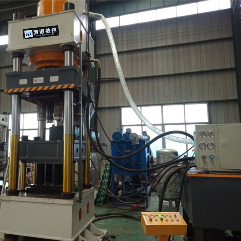 630噸全自動粉末成型油壓機630t牛羊舔磚添加糖蜜成型液壓機鹽磚機