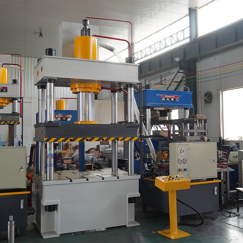 315噸四柱油壓機(jī) 金屬成型油壓機(jī) 鐵叉鐵锨成型壓力機(jī)
