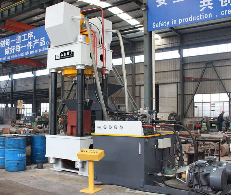 四柱油壓機(jī)