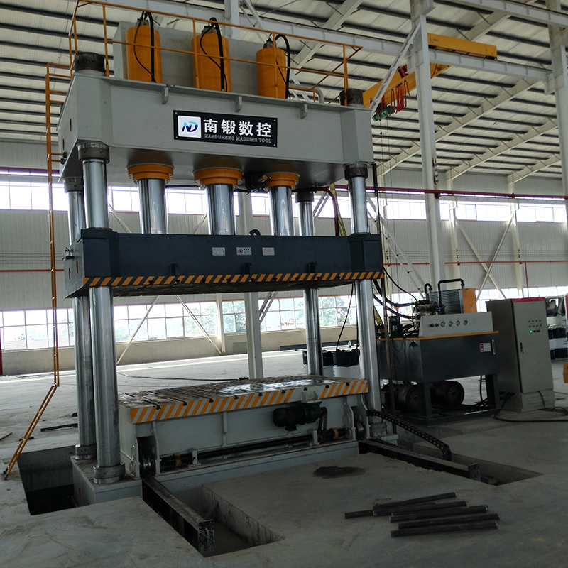 800噸三缸三梁四柱壓力機(jī)帶移動工作臺液壓機(jī)壓汽車配件油壓機(jī)