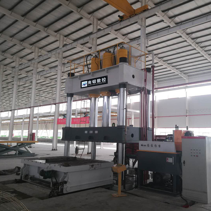800噸三缸三梁四柱壓力機(jī)帶移動工作臺液壓機(jī)壓汽車配件油壓機(jī)