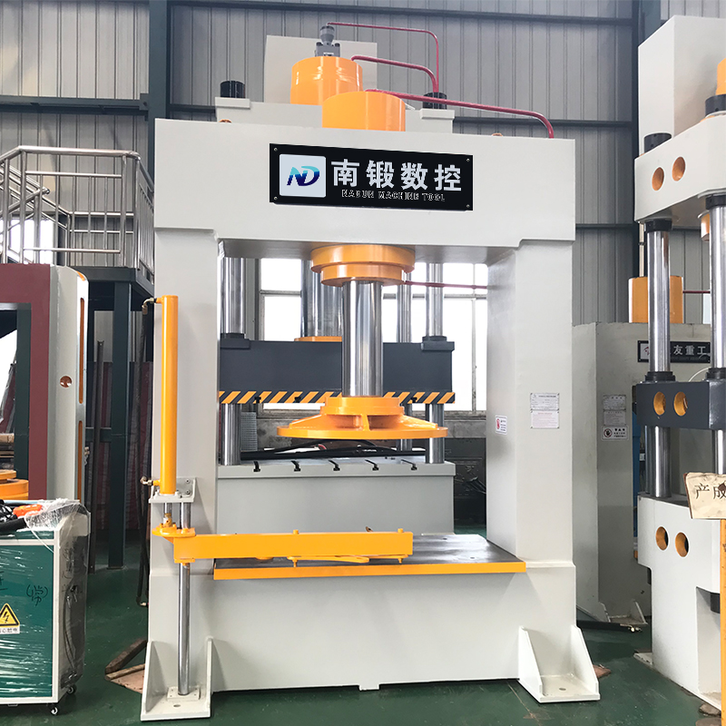 300t工程車輪胎壓裝油壓機(jī)，300噸壓胎機(jī)帶移動(dòng)工作臺(tái)