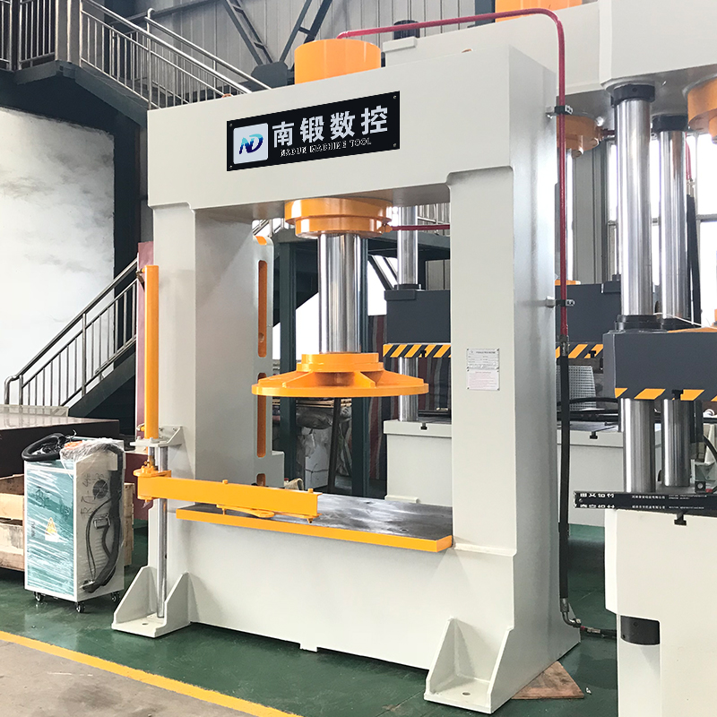 300t工程車輪胎壓裝油壓機(jī)，300噸壓胎機(jī)帶移動(dòng)工作臺(tái)