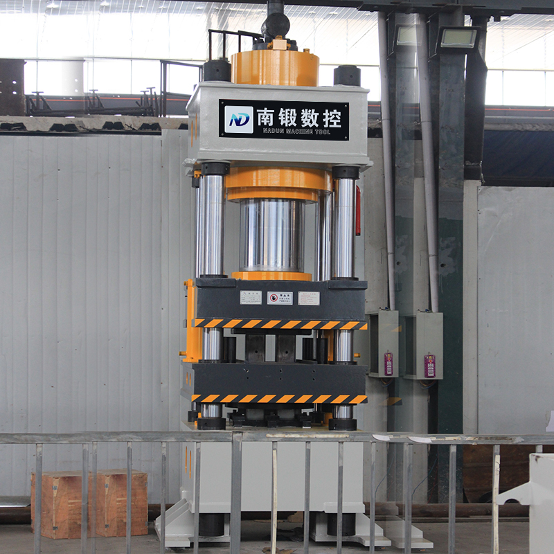 630T牛羊舔磚成型油壓機(jī)，鹽磚成型油壓機(jī)一出二