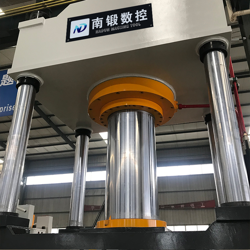 500T三梁四柱油壓機(jī)，500噸常規(guī)油壓機(jī)