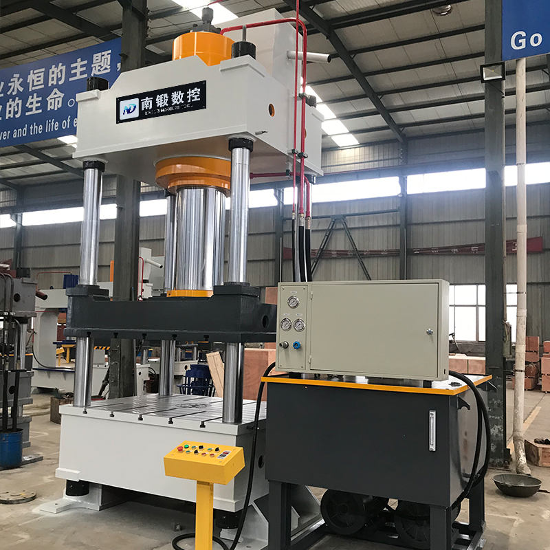 500T三梁四柱油壓機(jī)，500噸常規(guī)油壓機(jī)