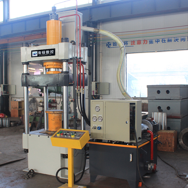 滕州200T四柱油壓機(jī)，200噸壓裝成型油壓機(jī)