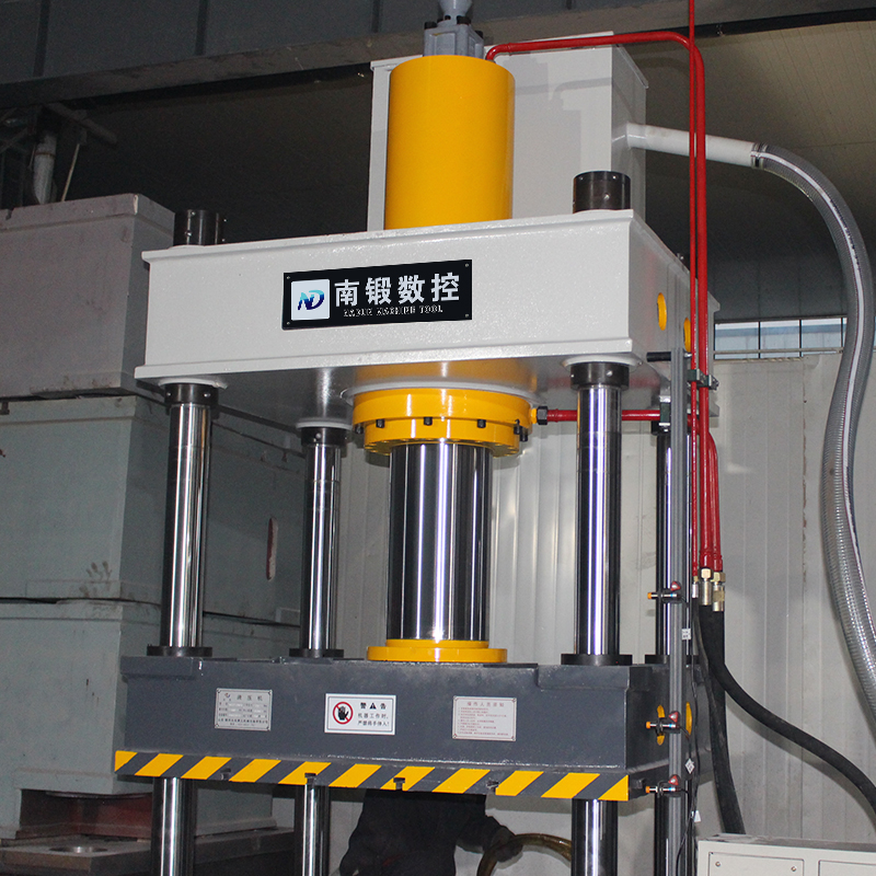 200t三梁四柱油壓機(jī)滕州200噸成型四柱油壓機(jī)移動(dòng)工作臺(tái)